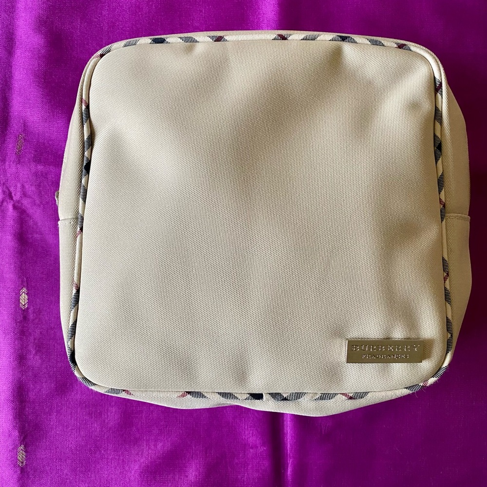 Burberry authentic travel bag make up Pouch